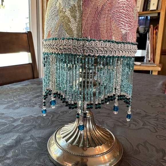 Victorian hand beaded pin or brooch cushion - Picture 5 of 11